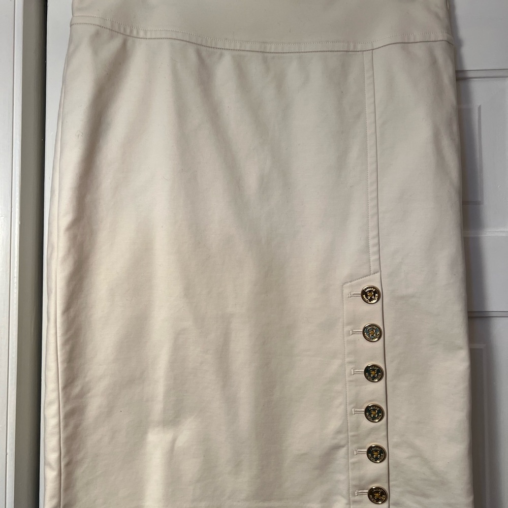 Creamy- White Cotton Skirt with Button Detailing